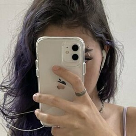 Submissax naked actress photo