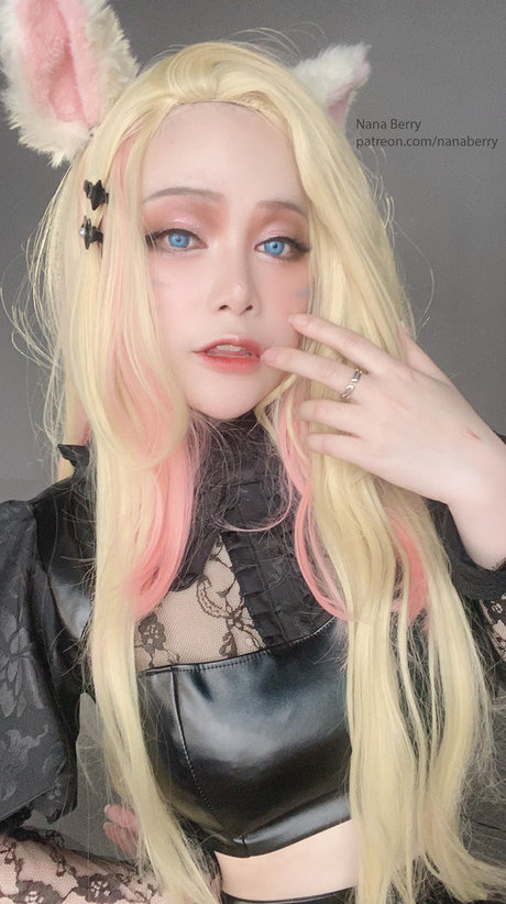 Nana Berry beautiful pornstar gallery