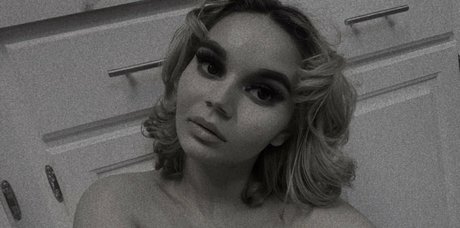 Crystal Chase exclusive model picture