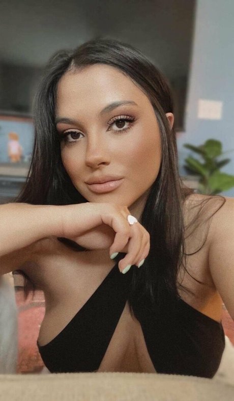 lexihunterr exclusive model image