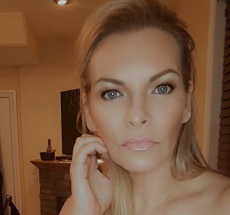 Goddess Kathena beautiful pornstar picture