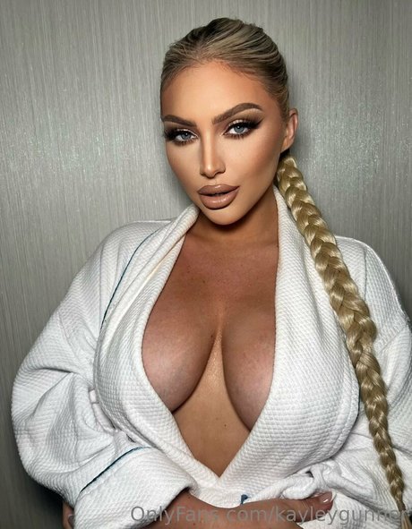 kayleygunner star perfect pics