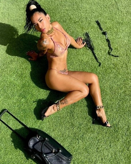 Jamily Dias adult star photo