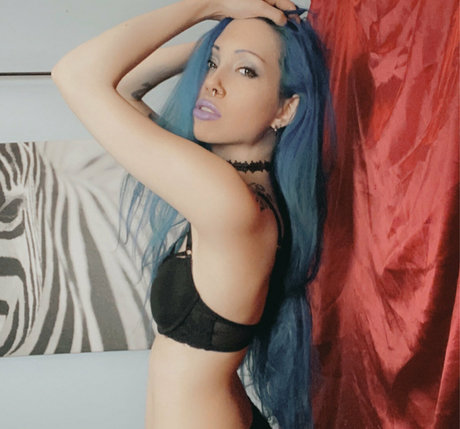vulgarkitty naked model archive
