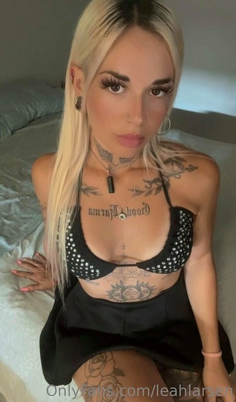 leahlarsen sex star photo