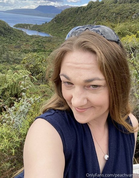 peachvanilla beautiful model photos