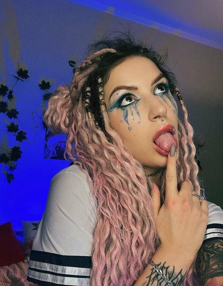 dear anasteisha8 erotic actress image