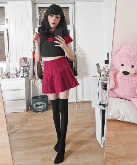 Puruchuu model beautiful galleries