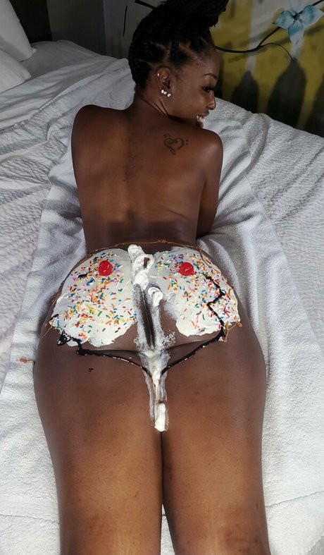 mirascarlett pretty pornstar gallery