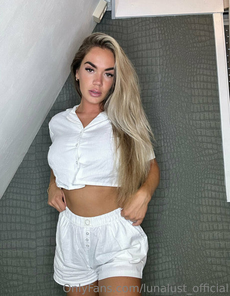 lunalust official exclusive pornstar img