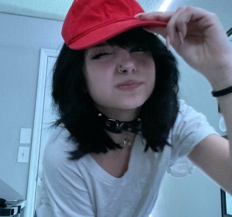 yourluvrgrl perfect actress img