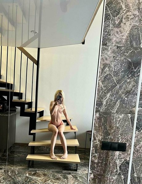 evelinalittledemon nude actress galleries