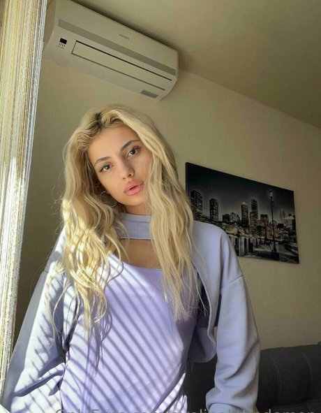 evelinalittledemon star sexy images