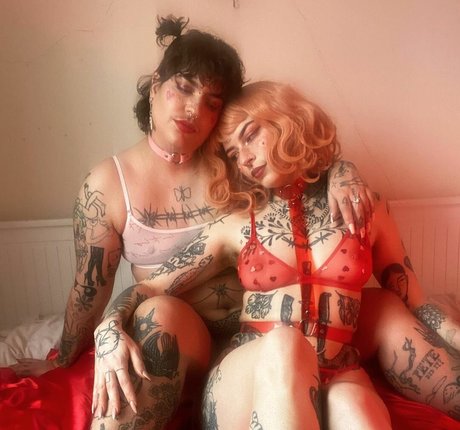 IvyElf model porn galleries