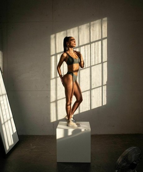 Anja Blagojevic model img