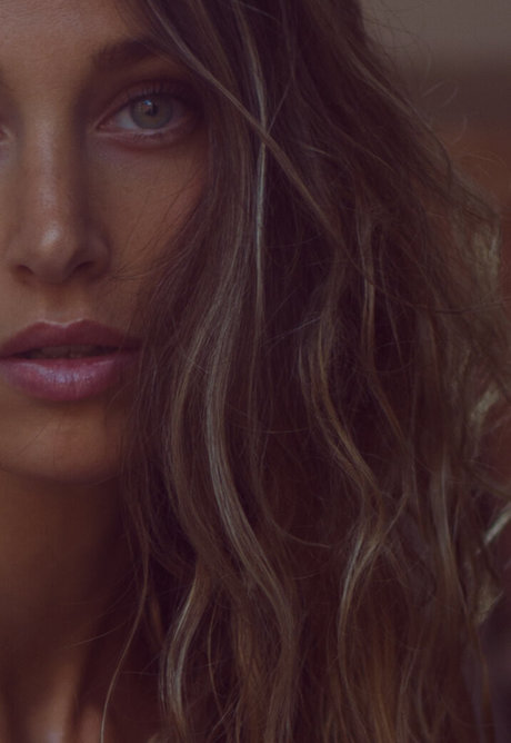 Miacbell hot star photos