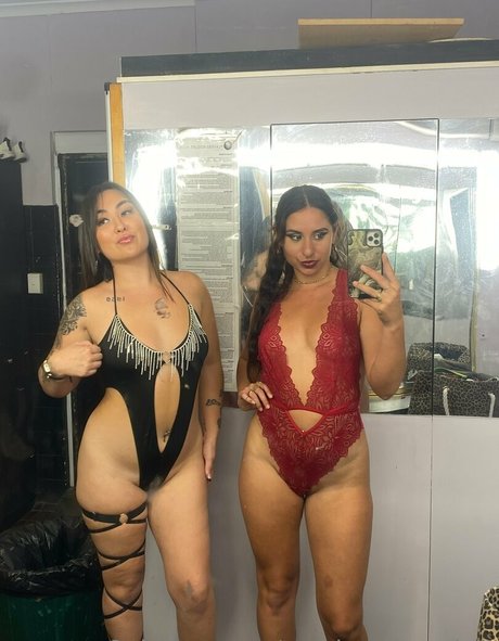 Goddessmaterial1 model perfect img