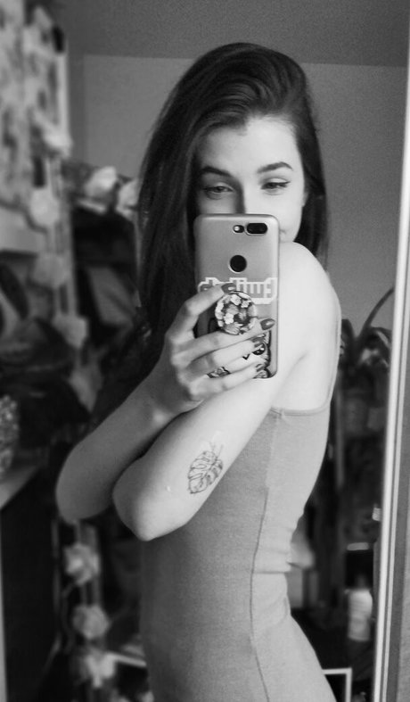 basostream nude actress galleries