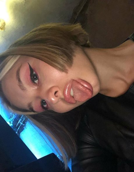 elllleeee nude actress pictures