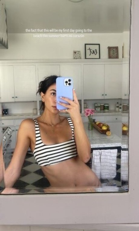 Natalee Linez model naked photos