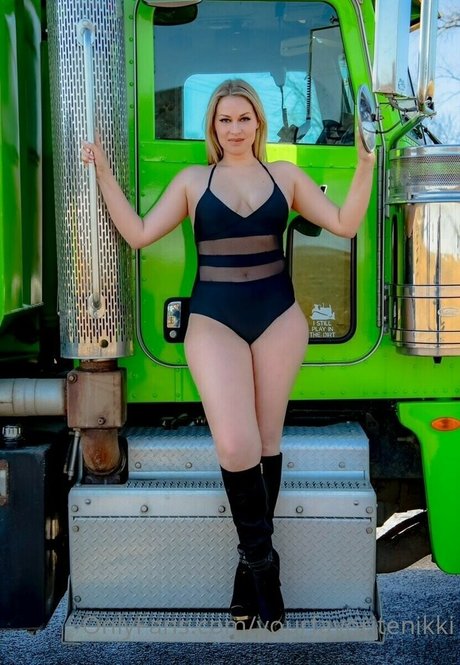 Nikki Baker xxx model photo