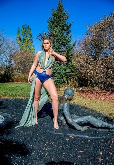 Nikki Baker art star picture