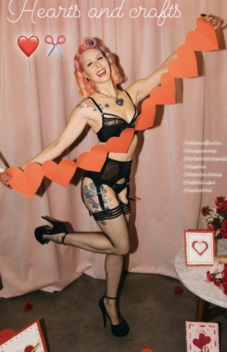 Annalee Belle hot model pics