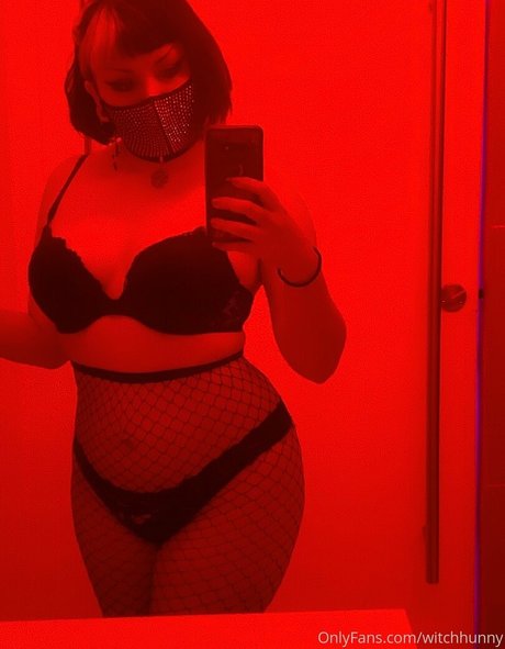 witchhunny nudes actress images