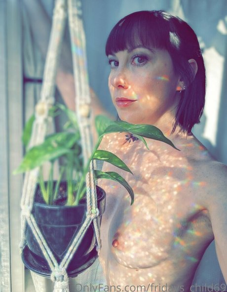 fridays child69 model top image