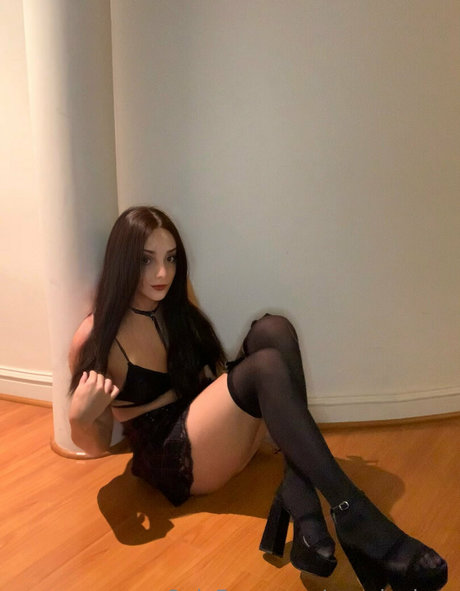 wandaolsen pretty actress img