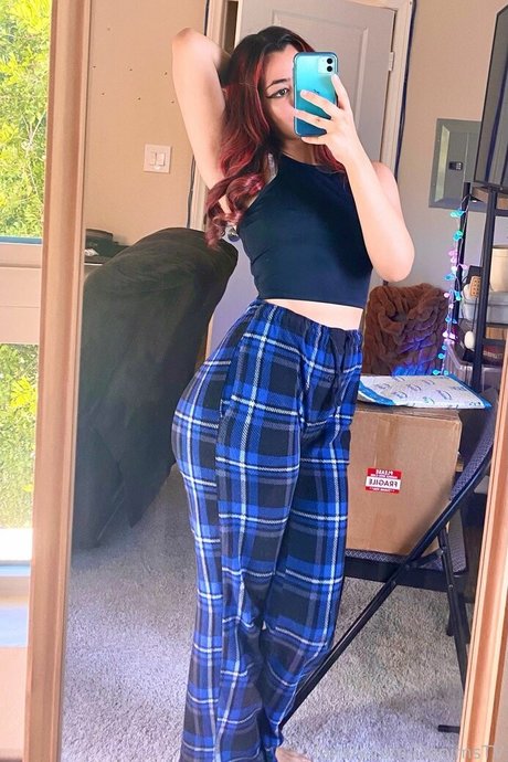 Denims perfect actress photo