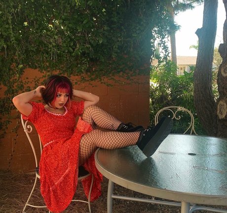 Paris Sun model perfect image