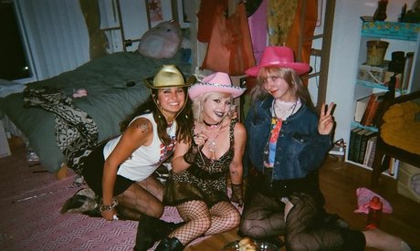 Paris Sun model erotic archive