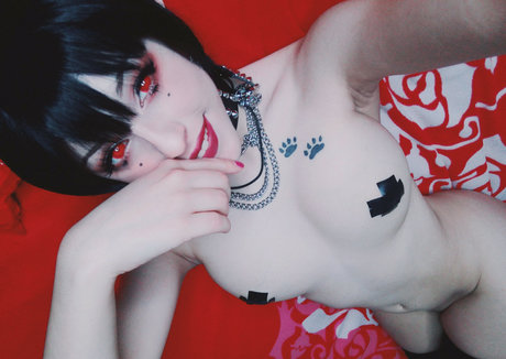 Aoy Queen art actress image