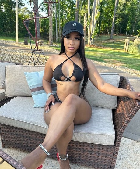 Shamayne shay art model photo