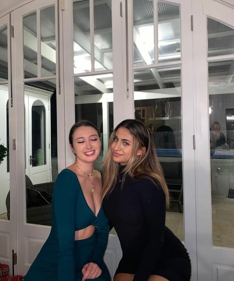 Issy hecxo pornstar exclusive picture