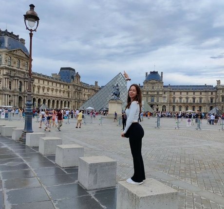 actuallyalisa pornstar erotic photo