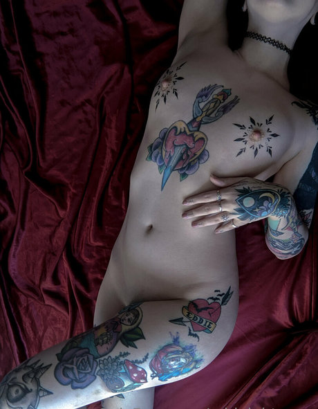 Midnight Mary naked pornstar photo