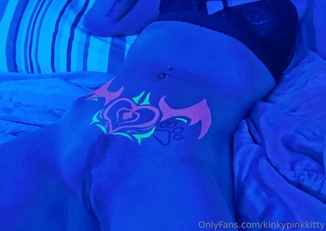 kinkypinkkitty model porn archive