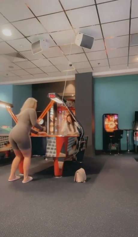 Caitlin Appleyard hd pornstar photo