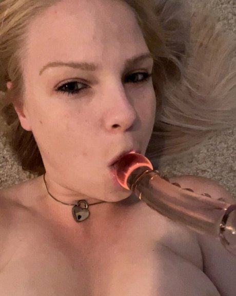 Vixen Jane naked pornstar pictures