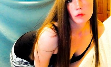 Molly Nova star sexy gallery