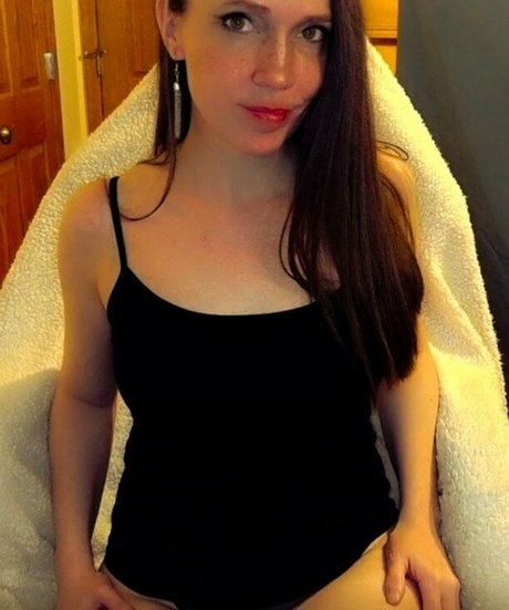 Molly Nova hot star pics