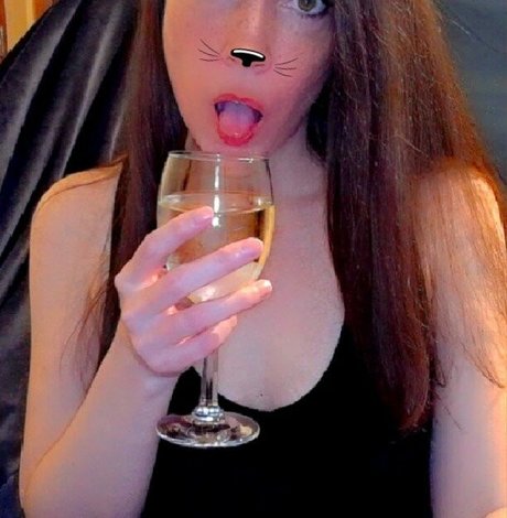 Molly Nova hd pornstar gallery