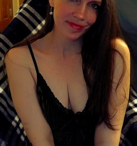 Molly Nova high quality model images