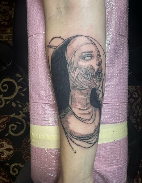 brown eyed kitty top star photos