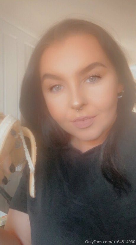 tashag18 model free photo