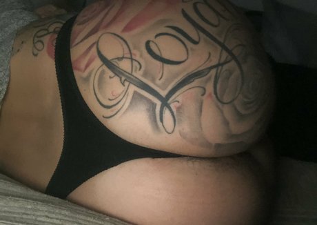 roxikeogh model adult images