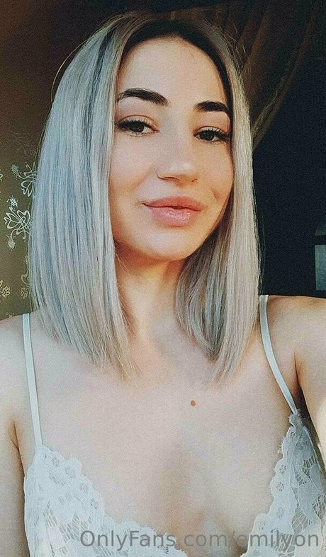 emilyon adult model galleries