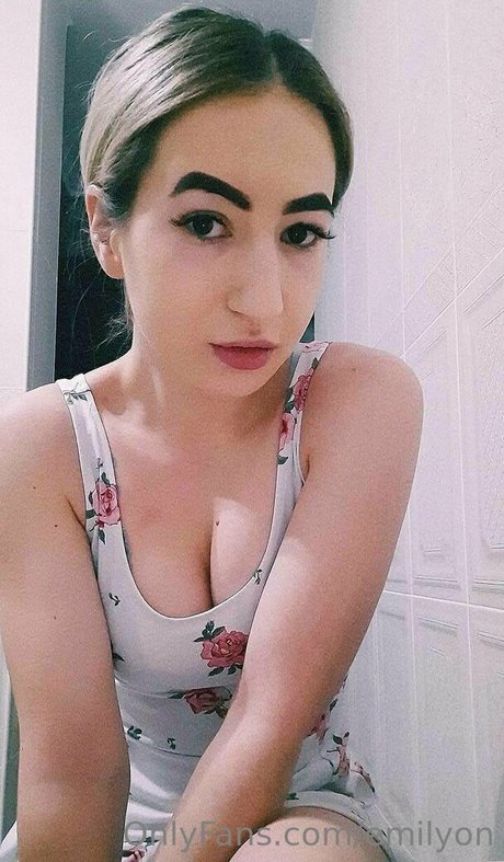 emilyon model free image